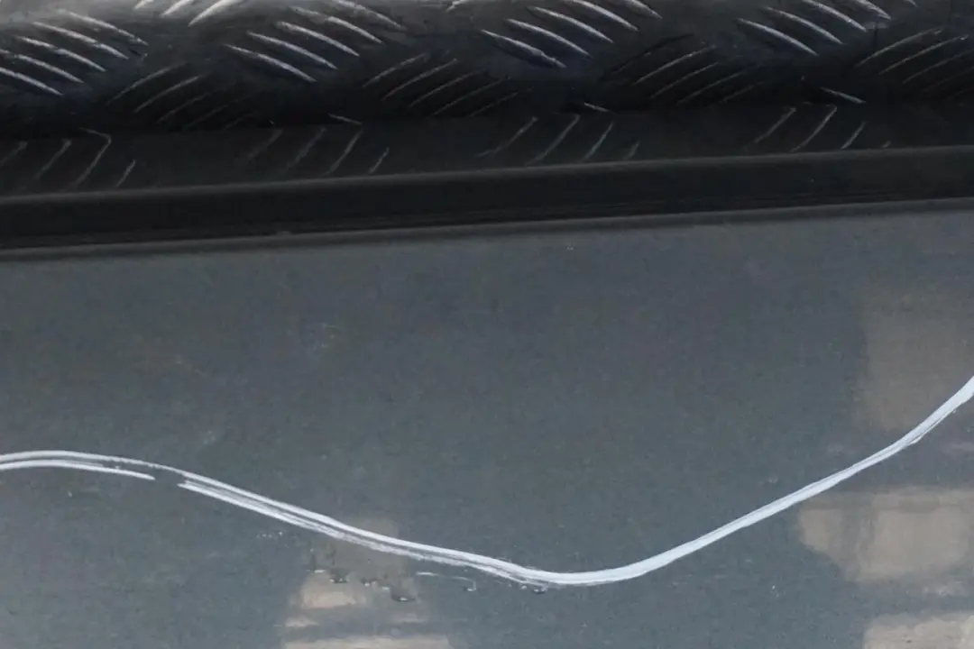 BMW E60 E61 Bas de Porte Couverture Seuil a Gauche Gris Titane Gris - A36 - SKU 0150277-TGR - Numéro de pièce 0150277