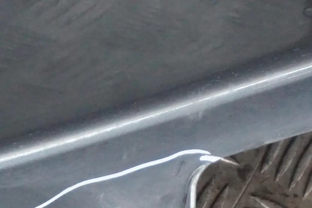BMW E60 E61 Bas de Porte Couverture Seuil a Gauche Gris Titane Gris - A36 - SKU 0150277-TGR - Numéro de pièce 0150277