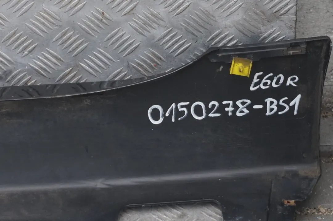 Nakładka listwa próg prawy do BMW E60 E61 o numerze 150278 BMW E60 E61 Nakładka listwa próg prawy - SKU 0150278-BS1 - Numer Części 150278