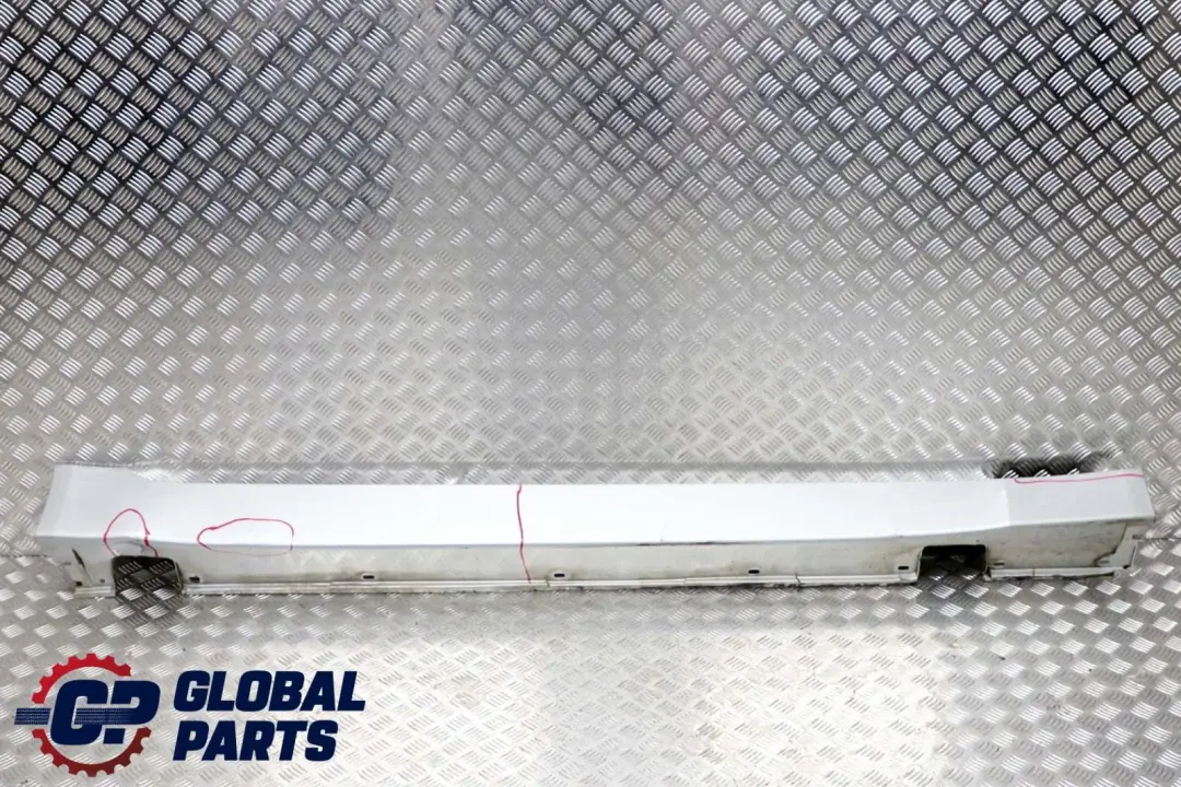 BMW E60 E61 4 Puerta Sill Side Cover Faldon Derecho O / S Titansilber Plata 354 - SKU 0150278-TS4 - Número de pieza 0150278