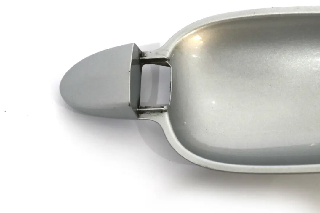 Empuñadura Agarre Delantera Trasera Izquierda Titansilber Plata-354 para BMW E60 E61 con número de pieza 0154342 BMW E60 E61 Empuñadura Agarre Delantera Trasera Izquierda Titansilber Plata-354 - SKU 0154342-TS - Número de pieza 0154342