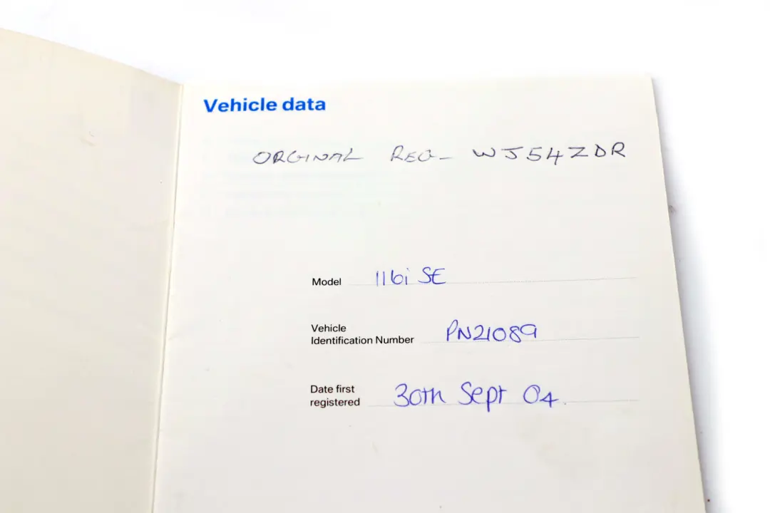 BMW 1 Series E87 Service Booklet Owner's Handbook CD Player Instructions - SKU 0158290-1 - Part number 0158290