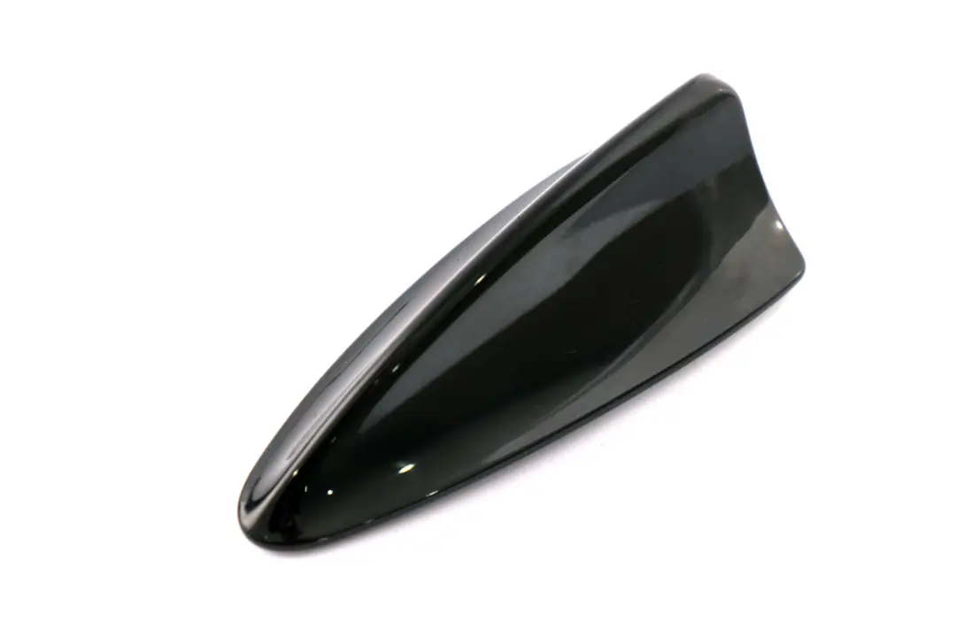 Custodia Vuota Antenna Tetto Black Sapphire Nero Metallizzato 475 per BMW E60 con numero di parte 9137472 BMW E60 Custodia Vuota Antenna Tetto Black Sapphire Nero Metallizzato 475 - SKU 0301273-BS - Numero di parte 9137472