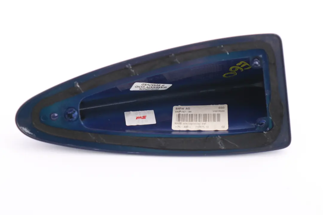 Alloggiamento Vuoto Per Antenna Sul Tetto Shark Interlagos Blu per BMW E60 con numero di parte 6938757 BMW E60 Alloggiamento Vuoto Per Antenna Sul Tetto Shark Interlagos Blu - SKU 0301273-INT - Numero di parte 6938757