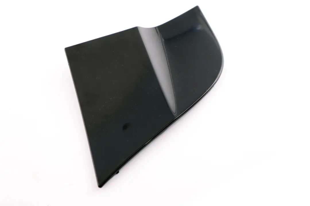 Pannello Laterale Anteriore Sinistro Rivestimento Nero Zaffiro per BMW E83 con numero di parte 3405079 BMW E83 Pannello Laterale Anteriore Sinistro Rivestimento Nero Zaffiro - SKU 0303039-BS1 - Numero di parte 3405079