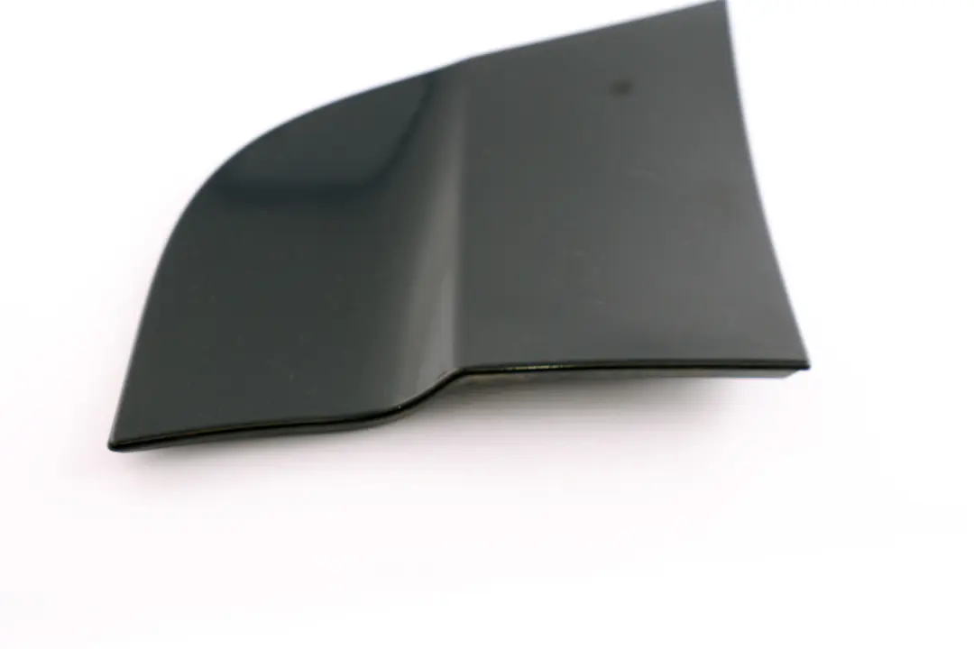 Osłona panelu bocznego lewego czarny do BMW E83 o numerze 3405079 BMW E83 Osłona panelu bocznego lewego czarny - SKU 0303039-BS1 - Numer Części 3405079