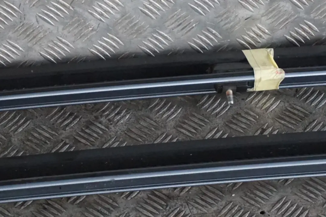 BMW E83 X3 Reling prawy lewy listwa dachowa - SKU 0304929-WB - Numer Części 0304929