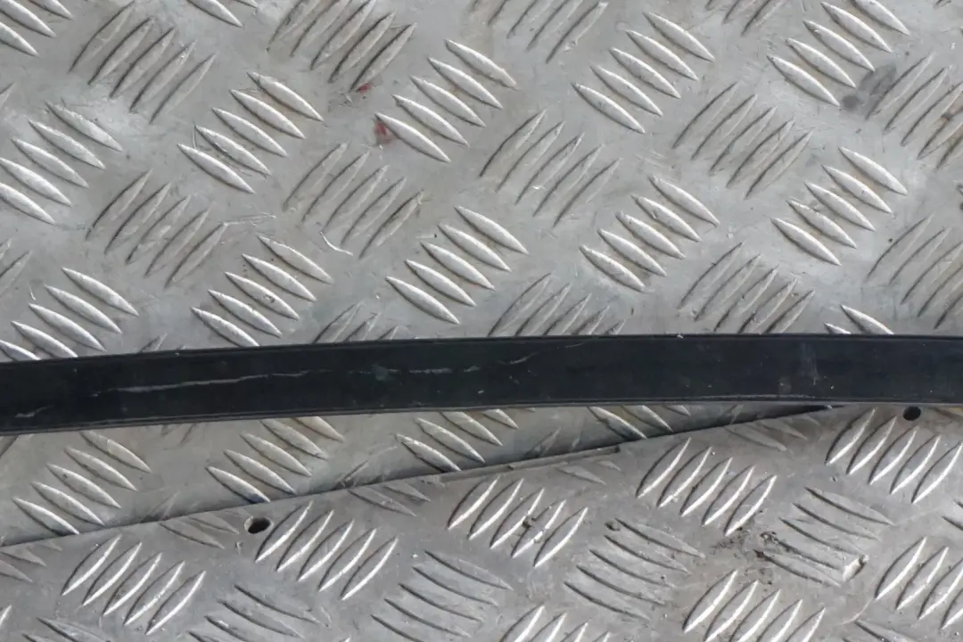 Dach Ziereiste links Black Sapphire Schwarz - 475 für BMW 6 er E63 Coupe mit Teilenummer 0304938 BMW 6 er E63 Coupe Dach Ziereiste links Black Sapphire Schwarz - 475 - SKU 0304938 - Teilenummer 0304938