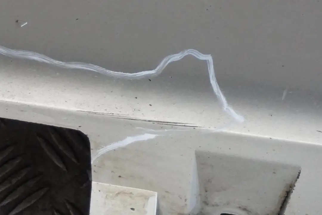 Nakładka próg lewy Mineralsilber do BMW E63 E64 o numerze 0304947 BMW E63 E64 Nakładka próg lewy Mineralsilber - SKU 0304947-MS - Numer Części 0304947