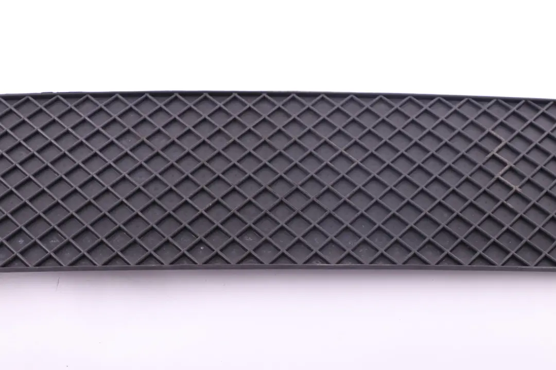 1er E81 E87 Frontstoßstange unten Mitte Raster HECKSCHÜRZE 0 für BMW mit Teilenummer 0304962 BMW 1er E81 E87 Frontstoßstange unten Mitte Raster HECKSCHÜRZE 0 - SKU 304962 - Teilenummer 0304962