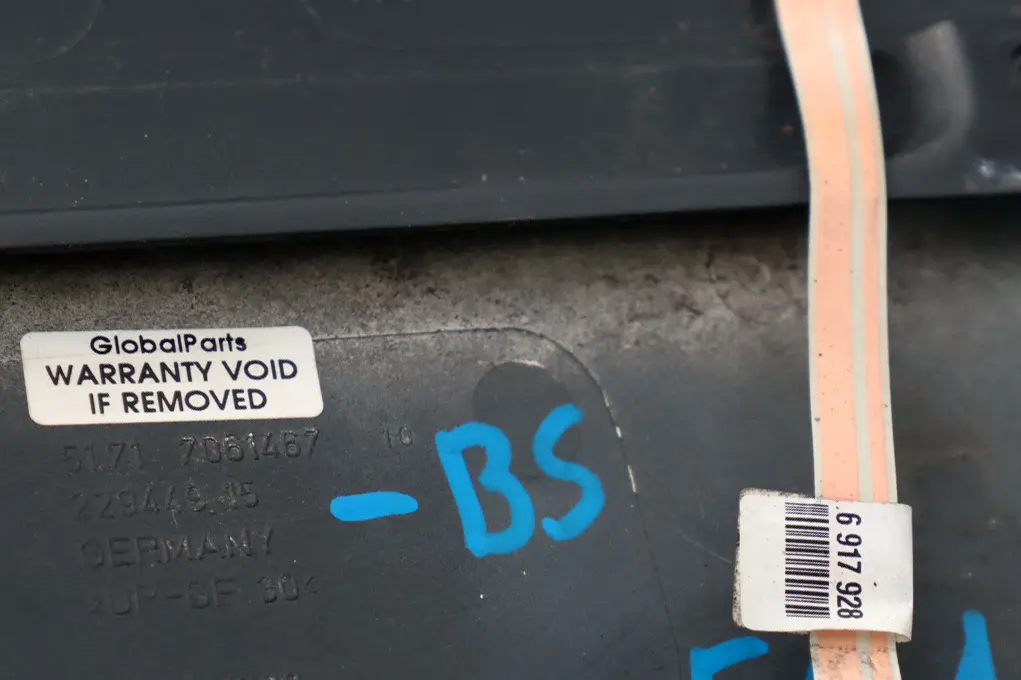 Boot Tailgate Rear Spoiler Black Sapphire to BMW 5 Series E61 E61N LCI Touring with Part number 7061467 BMW 5 Series E61 E61N LCI Touring Boot Tailgate Rear Spoiler Black Sapphire - SKU 0391852-BS - Part number 7061467