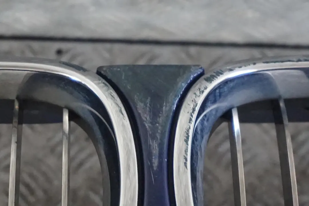 Stossfänger Vorn Interlagos Blue Blau Metallic - A30 für BMW 5 E60 E61 M5 mit Teilenummer 0391914 BMW 5 E60 E61 M5 Stossfänger Vorn Interlagos Blue Blau Metallic - A30 - SKU 0391914-INT - Teilenummer 0391914
