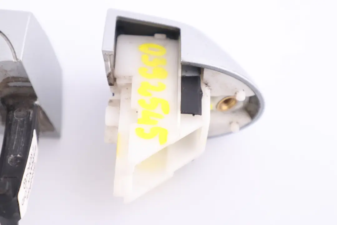 Klamka lewa tył tylna titansilber BMW e87 do o numerze 0392545 Klamka lewa tył tylna titansilber BMW e87 - SKU 0392545-TS - Numer Części 0392545