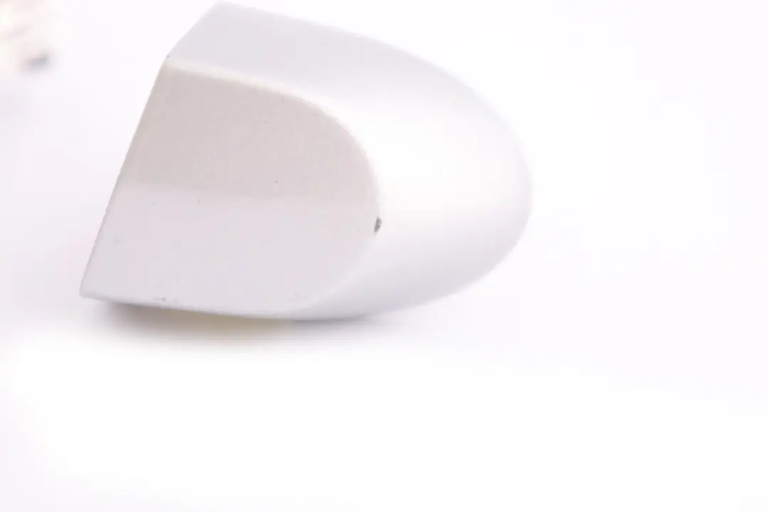 Klamka lewa tył tylna titansilber BMW e87 do o numerze 0392545 Klamka lewa tył tylna titansilber BMW e87 - SKU 0392545-TS - Numer Części 0392545