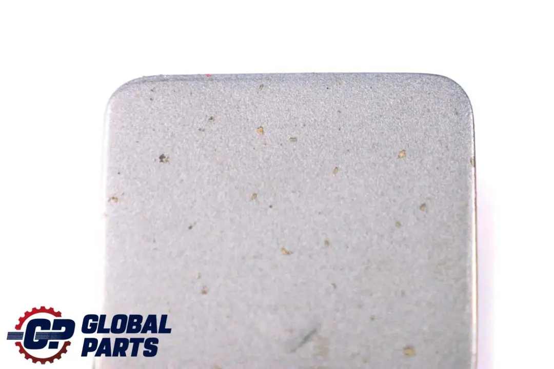 Rabat Remorquage Pare-Chocs Arrière Silbergrau Gris 7033700 pour BMW E60 à propos du numéro de pièce 395209 BMW E60 Rabat Remorquage Pare-Chocs Arrière Silbergrau Gris 7033700 - SKU 0395209-SBG - Numéro de pièce 395209