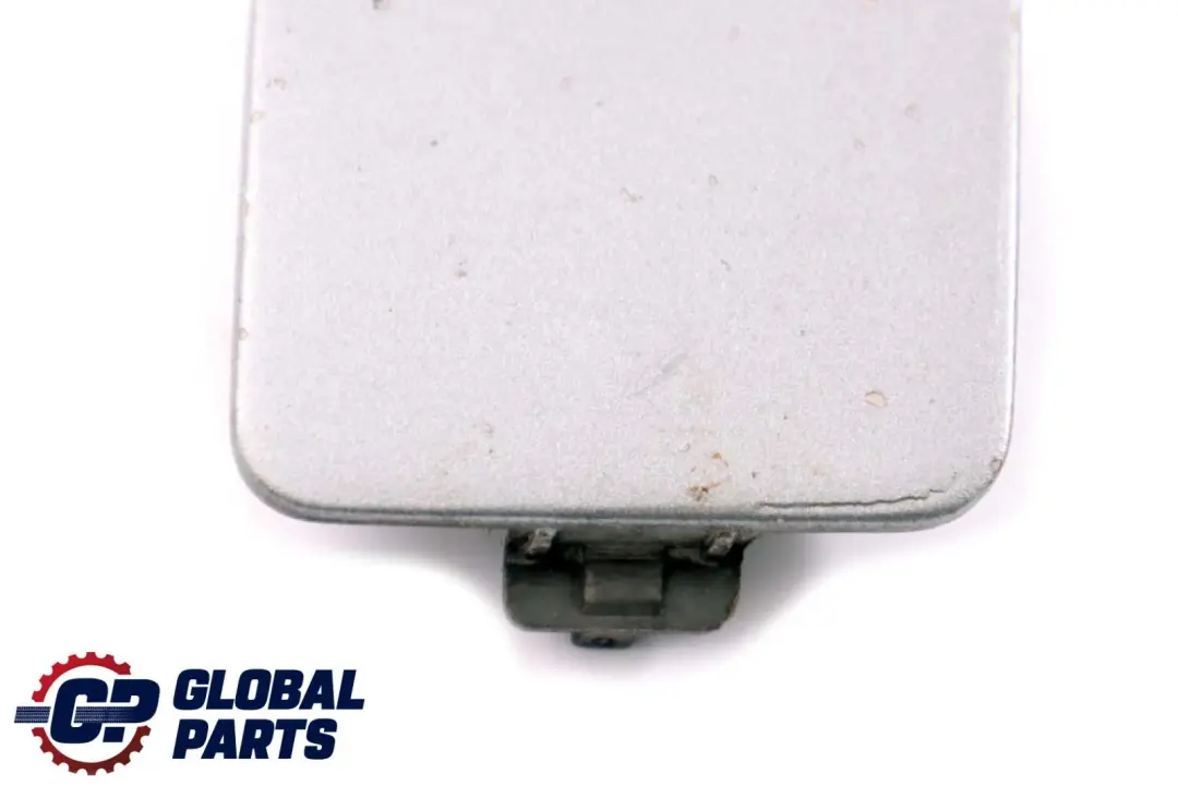 Flap Gancio Traino Paraurti Posteriore Silbergrau Grigio 7033700 per BMW E60 con numero di parte 395209 BMW E60 Flap Gancio Traino Paraurti Posteriore Silbergrau Grigio 7033700 - SKU 0395209-SBG - Numero di parte 395209