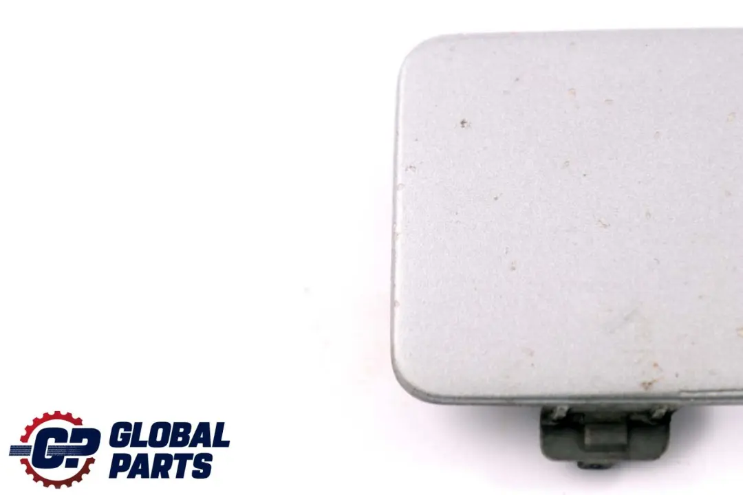 Flap Ojo Remolque Parachoques Trasero Silbergrau Gris 7033700 para BMW E60 con número de pieza 395209 BMW E60 Flap Ojo Remolque Parachoques Trasero Silbergrau Gris 7033700 - SKU 0395209-SBG - Número de pieza 395209