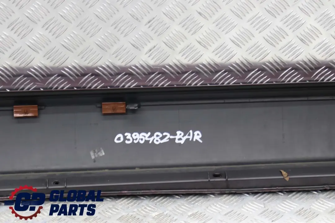 Bas de Porte Couverture Seuil Droite Barbera Rouge A39 pour BMW 7 E65 à propos du numéro de pièce 0395482 BMW 7 E65 Bas de Porte Couverture Seuil Droite Barbera Rouge A39 - SKU 0395482-BAR - Numéro de pièce 0395482