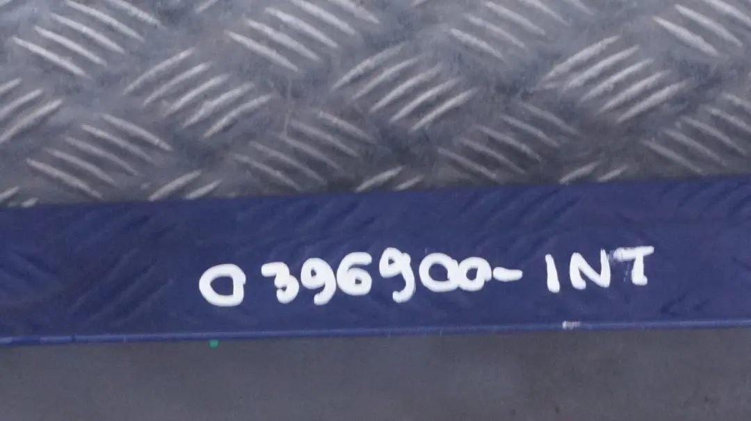 BMW E60 Nakładka listwa próg prawy M-Pakiet M5 - SKU 0396900-INT - Numer Części 396900