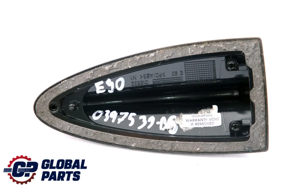 Alloggiamento Vuoto Per Antenna A Tetto Shark Nero Zaffiro 6942240 per BMW E90 E92 con numero di parte 0397539 BMW E90 E92 Alloggiamento Vuoto Per Antenna A Tetto Shark Nero Zaffiro 6942240 - SKU 0397539-BS - Numero di parte 0397539