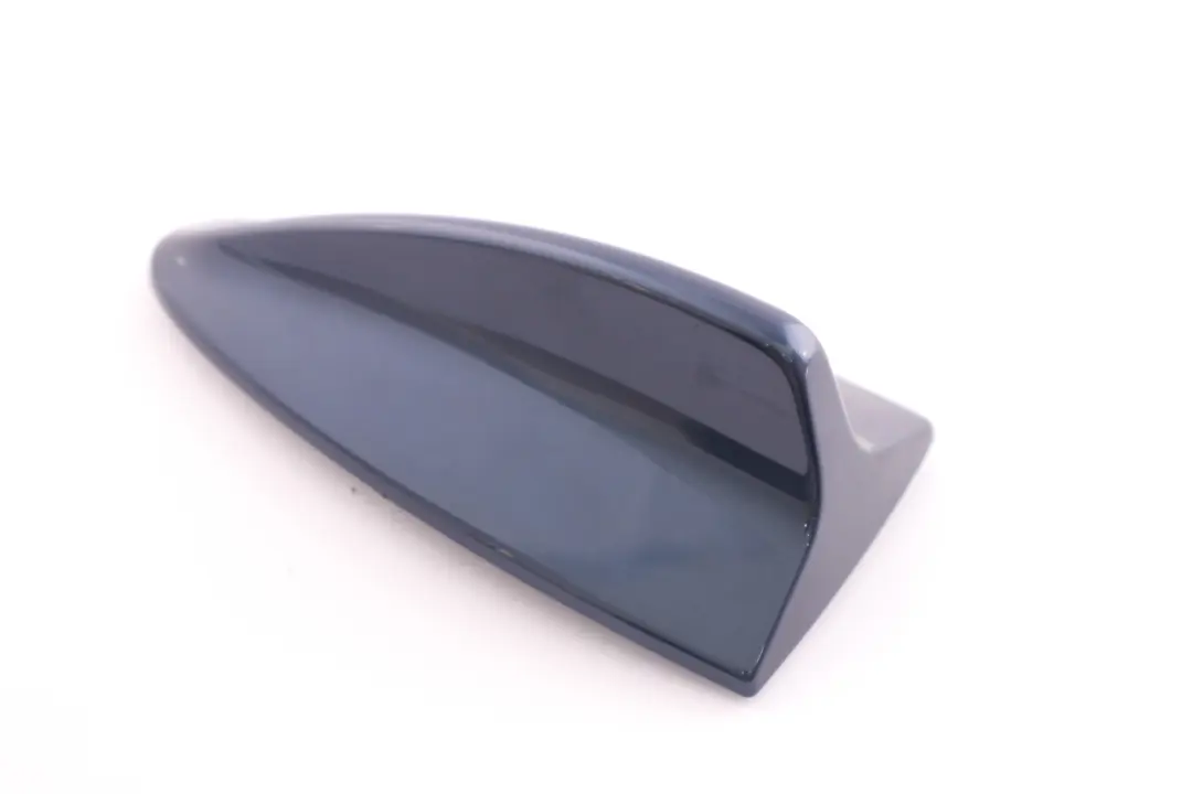 Alloggiamento vuoto per antenna a tetto Shark Tiefseeblau Blu Mare per BMW E90 E92 con numero di parte 0397539 BMW E90 E92 Alloggiamento vuoto per antenna a tetto Shark Tiefseeblau Blu Mare - SKU 0397539-DSB - Numero di parte 0397539