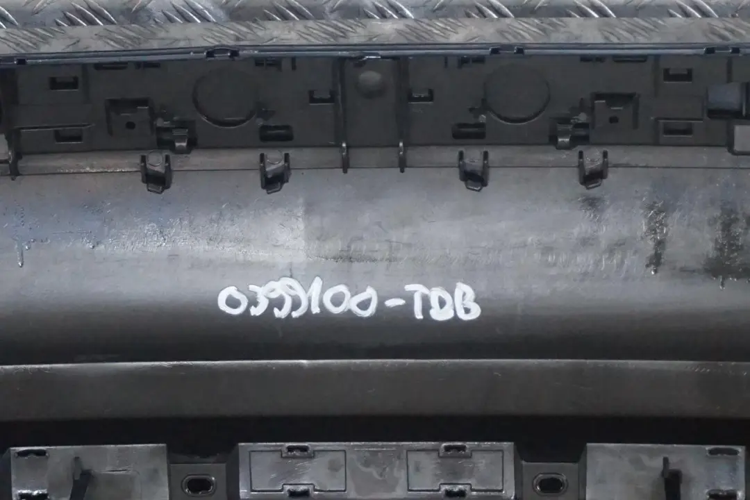 Bumper Panel Toledoblau Toledo Blue - 482 to BMW 7 Series E65 E66 E67 Rear with Part number 0399100 BMW 7 Series E65 E66 E67 Rear Bumper Panel Toledoblau Toledo Blue - 482 - SKU 0399100-TDB - Part number 0399100