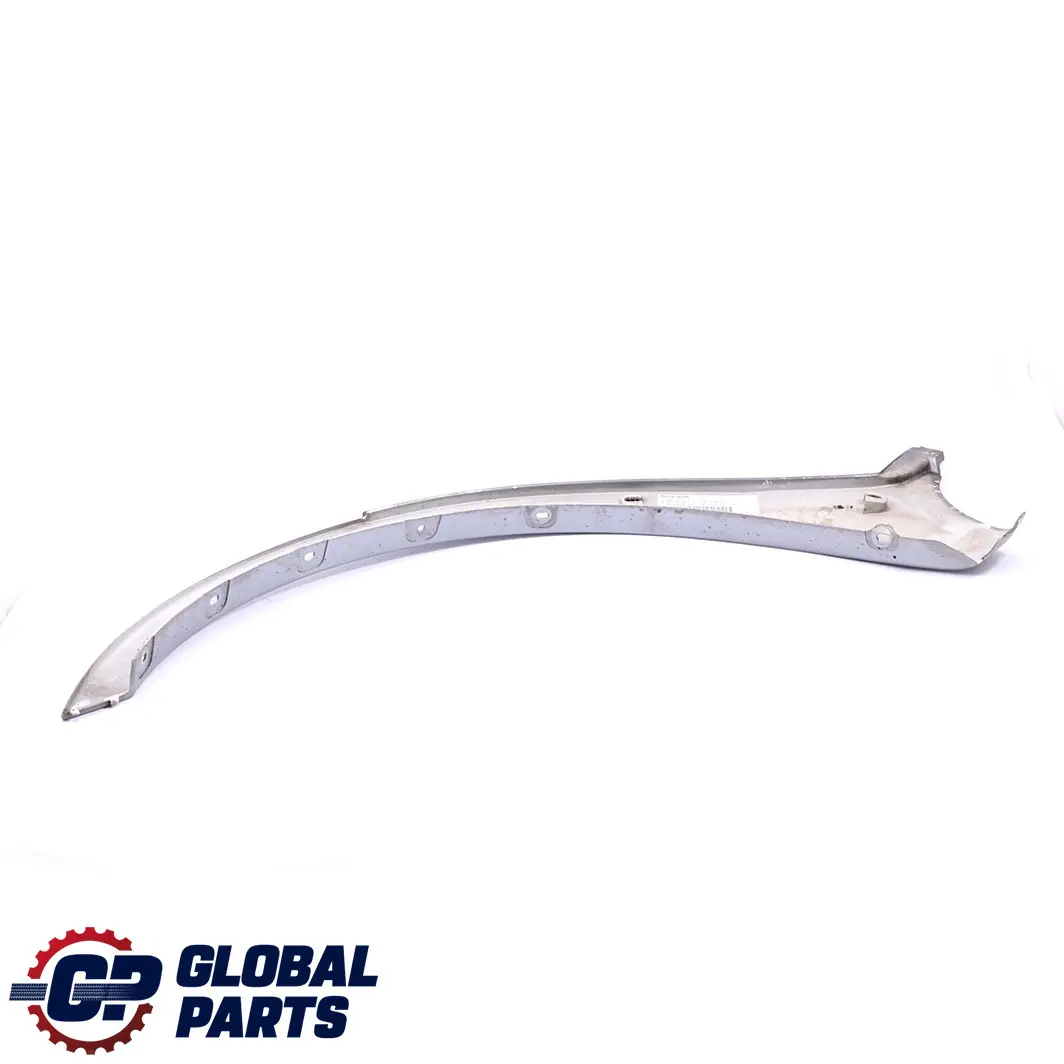 Tapa Paso De Rueda Trasero Izquierdo Gris Silbergrau A08 para BMW E83 M Sport con número de pieza 0403486 BMW E83 M Sport Tapa Paso De Rueda Trasero Izquierdo Gris Silbergrau A08 - SKU 0403486-SBG - Número de pieza 0403486