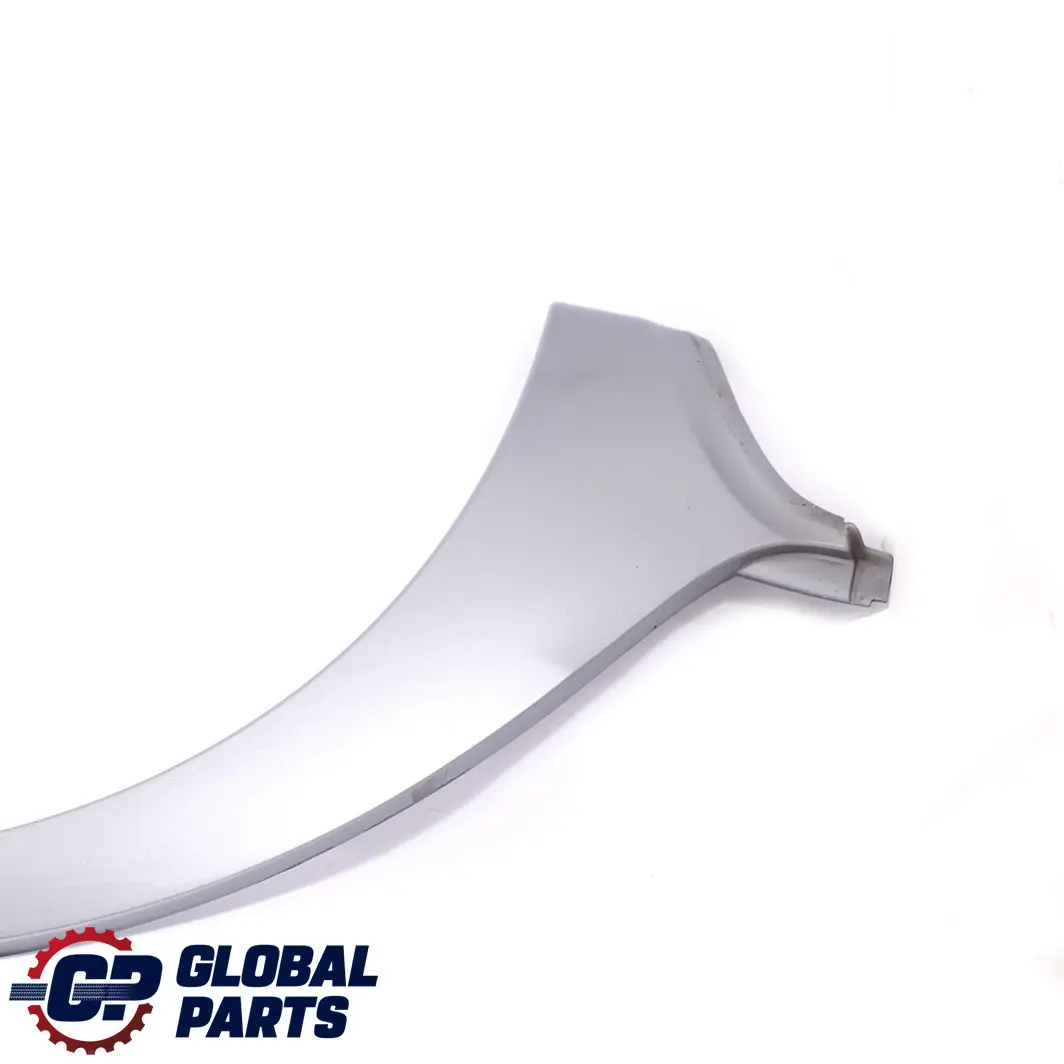 Tapa Paso De Rueda Trasero Izquierdo Gris Silbergrau A08 para BMW E83 M Sport con número de pieza 0403486 BMW E83 M Sport Tapa Paso De Rueda Trasero Izquierdo Gris Silbergrau A08 - SKU 0403486-SBG - Número de pieza 0403486