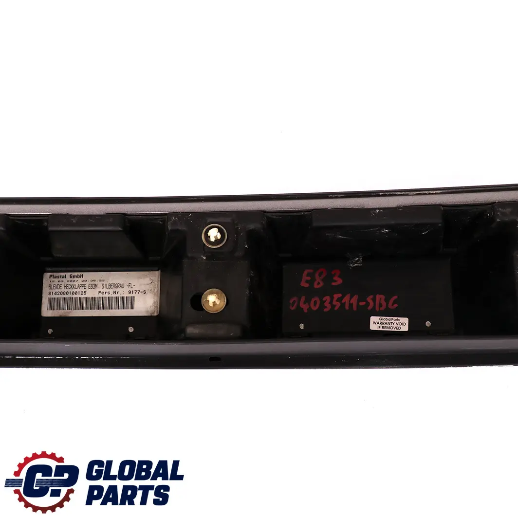 Blende Heckklappe Silbergrau Silber Grau - A08 für BMW X3 er E83 M Sport mit Teilenummer 0403511 BMW X3 er E83 M Sport Blende Heckklappe Silbergrau Silber Grau - A08 - SKU 0403511-SBG - Teilenummer 0403511