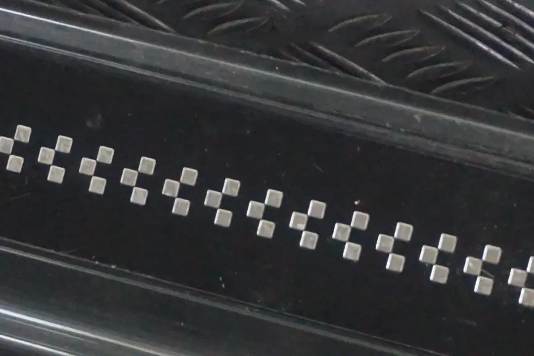 Schweller links Blende Sparkling Silver Silber für BMW MINI Cooper R56 R57 JCW mit Teilenummer 0404115 BMW MINI Cooper R56 R57 JCW Schweller links Blende Sparkling Silver Silber - SKU 0404115-ECG - Teilenummer 0404115