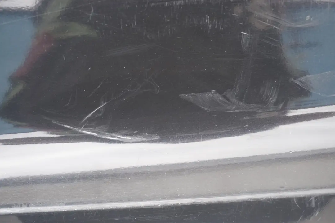 Zderzak tylny tył black saphire 475 do BMW E60 LCI o numerze 0422349 BMW E60 LCI Zderzak tylny tył black saphire 475 - SKU 0422349-BS2 - Numer Części 0422349