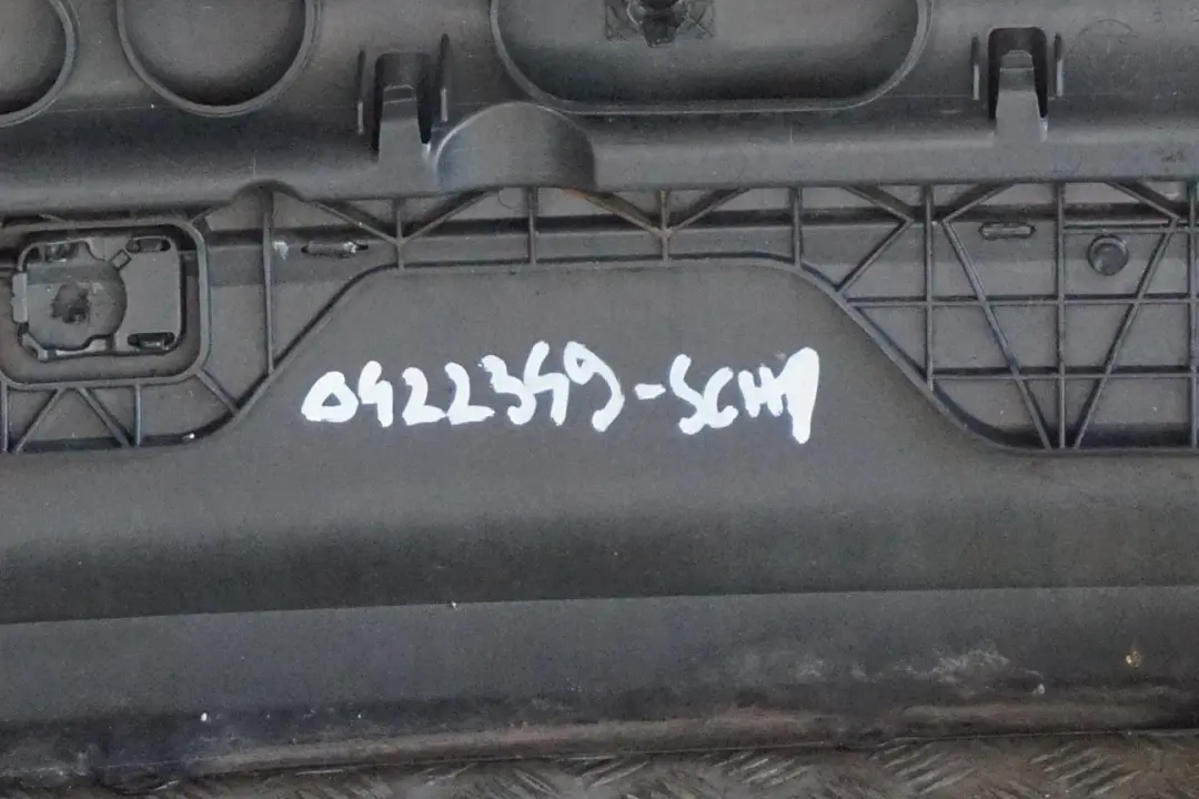 Bumper PDC Black Schwarz 2 - 668 to BMW 5 Series E60 LCI Saloon Rear with Part number 0422349 BMW 5 Series E60 LCI Saloon Rear Bumper PDC Black Schwarz 2 - 668 - SKU 0422349-SCH1 - Part number 0422349