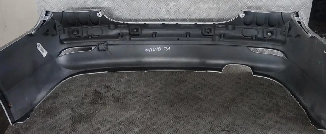 Zderzak tylny tył pdc titansilber do BMW E60 o numerze 0422349 BMW E60 Zderzak tylny tył pdc titansilber - SKU 0422349-TS1 - Numer Części 0422349