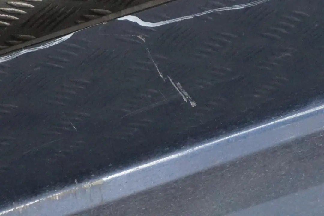 Nakładka listwa lewa na próg lewy do BMW E60 LCI o numerze 0422464 BMW E60 LCI Nakładka listwa lewa na próg lewy - SKU 0422464-DSB - Numer Części 0422464