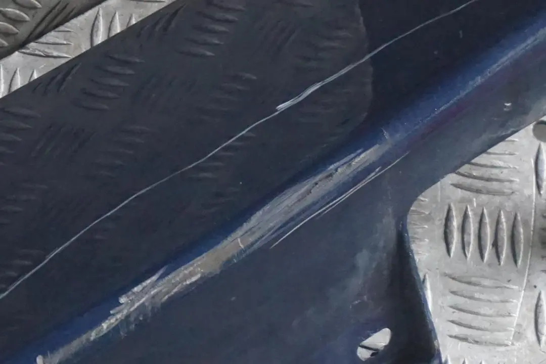BMW E60 E61 LCI 2 Listello Portiera Apertura Gonna SX Blu Acque Profonde Blu - SKU 0422464-DSB2 - Numero di parte 0422464