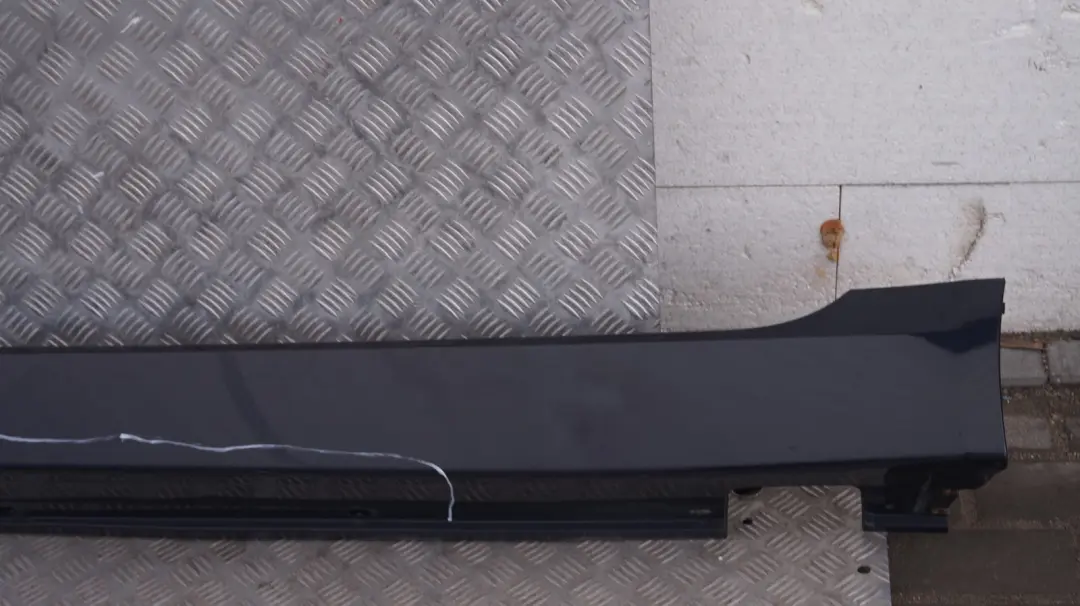 BMW 5 E60N E61N LCI Bas de Porte Couverture Seuil a Gauche Bleu Monaco - A35 - SKU 0422464-MB - Numéro de pièce 0422464