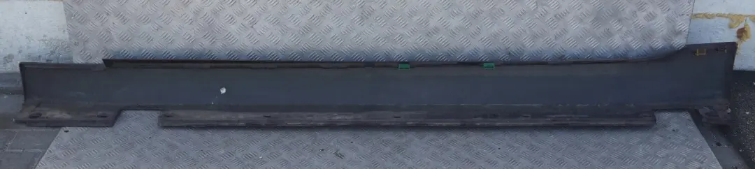 Nakładka listwa na próg prawy do BMW E60 LCI o numerze 0422465 BMW E60 LCI Nakładka listwa na próg prawy - SKU 0422465-BAR - Numer Części 0422465