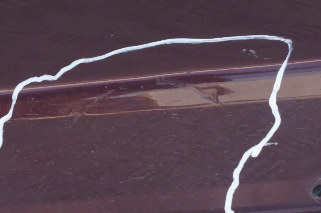 Zócalo Cubierta Falda Lateral Derecha Barberarot Rojo - A39 para BMW E60 E61 LCI con número de pieza 0422465 BMW E60 E61 LCI Zócalo Cubierta Falda Lateral Derecha Barberarot Rojo - A39 - SKU 0422465-BAR - Número de pieza 0422465