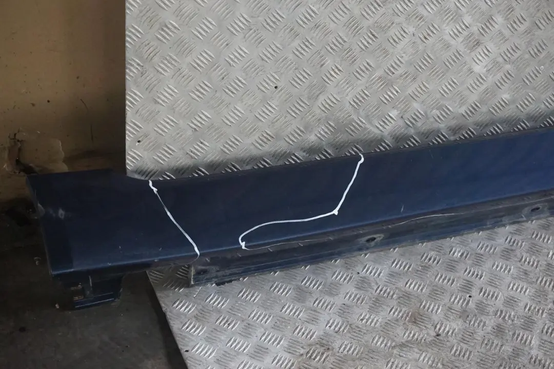 Door Sill Cover Side Skirt Right O/S Tiefseeblau Blue - A76 to BMW 5 E60 E61 LCI 2 with Part number 0422465 BMW 5 E60 E61 LCI 2 Door Sill Cover Side Skirt Right O/S Tiefseeblau Blue - A76 - SKU 0422465-DSB2 - Part number 0422465