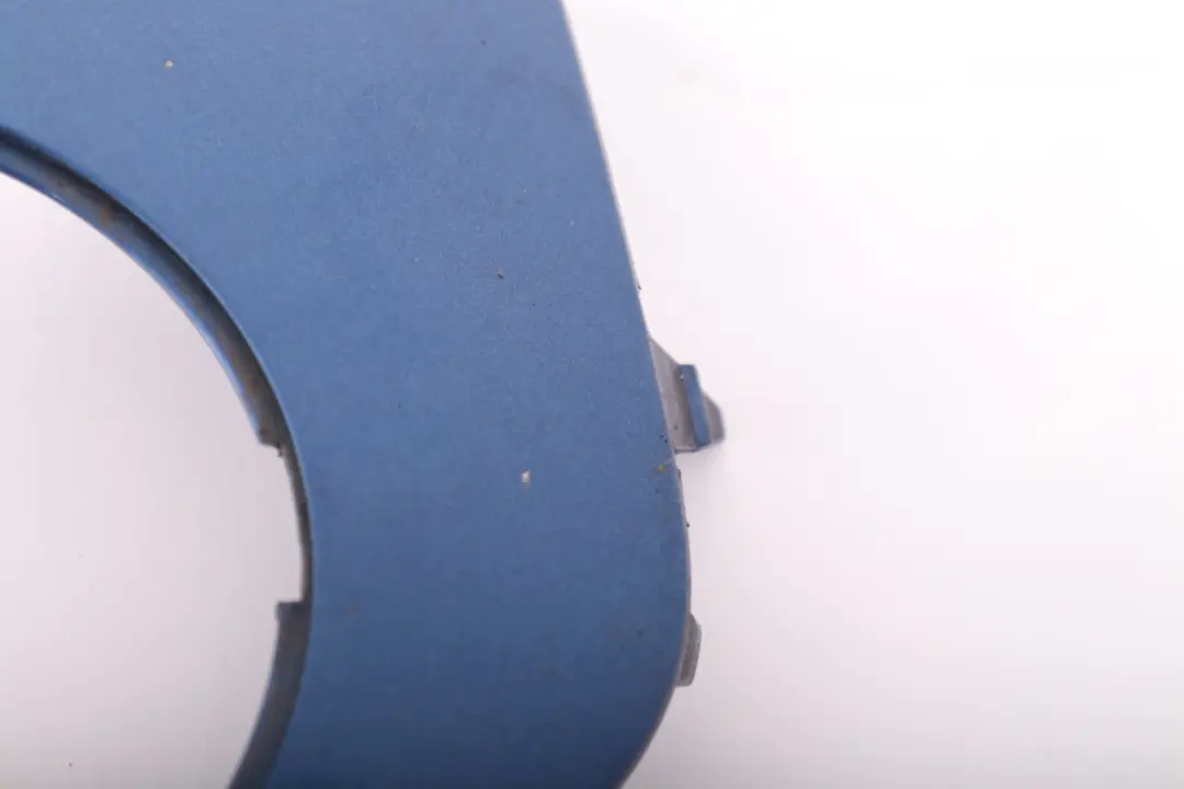 Embellecedor Parachoques Delantero Izquierdo Azul Rayo A63 para Mini One R55 R56 R57 con número de pieza 0430225 Mini One R55 R56 R57 Embellecedor Parachoques Delantero Izquierdo Azul Rayo A63 - SKU 0430225-LB - Número de pieza 0430225