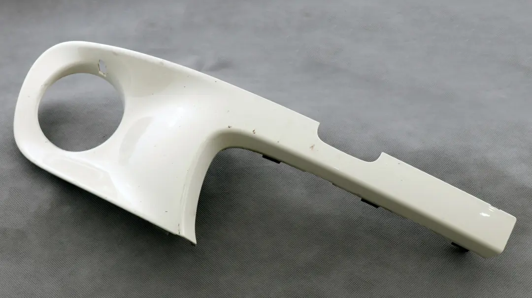 Front Bumper Trim Panel Right O/S White 2751564 to Mini Cooper S R55 R56 with Part number 0430244 Mini Cooper S R55 R56 Front Bumper Trim Panel Right O/S White 2751564 - SKU 0430244-WHI - Part number 0430244