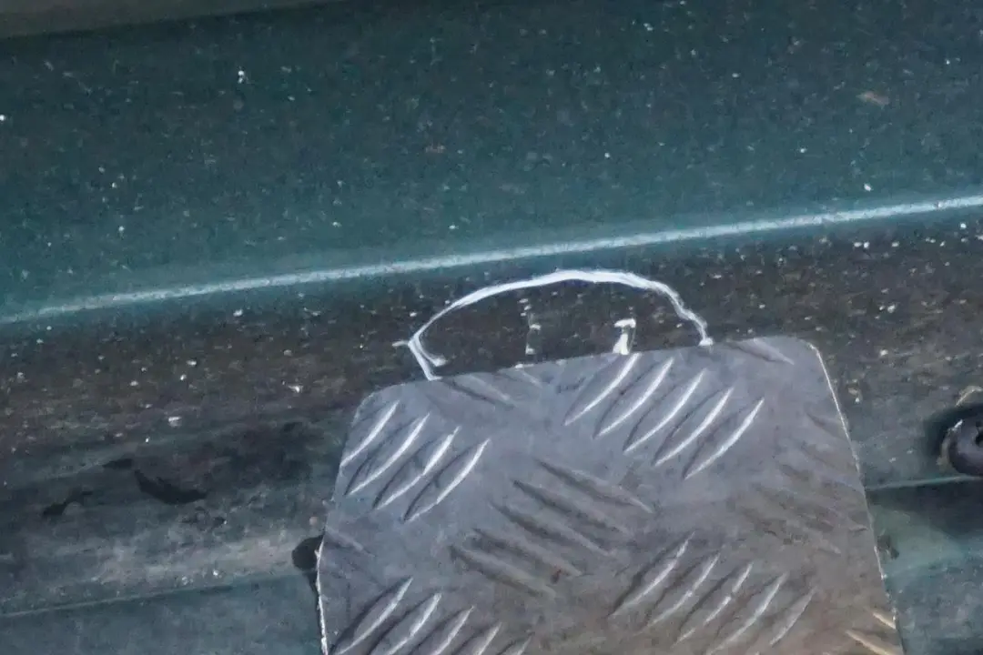 Copertura Gonna Destra British Racing Green A67 per Mini Cooper R56 R57 con numero di parte 0430300 Mini Cooper R56 R57 Copertura Gonna Destra British Racing Green A67 - SKU 0430300-BRG - Numero di parte 0430300