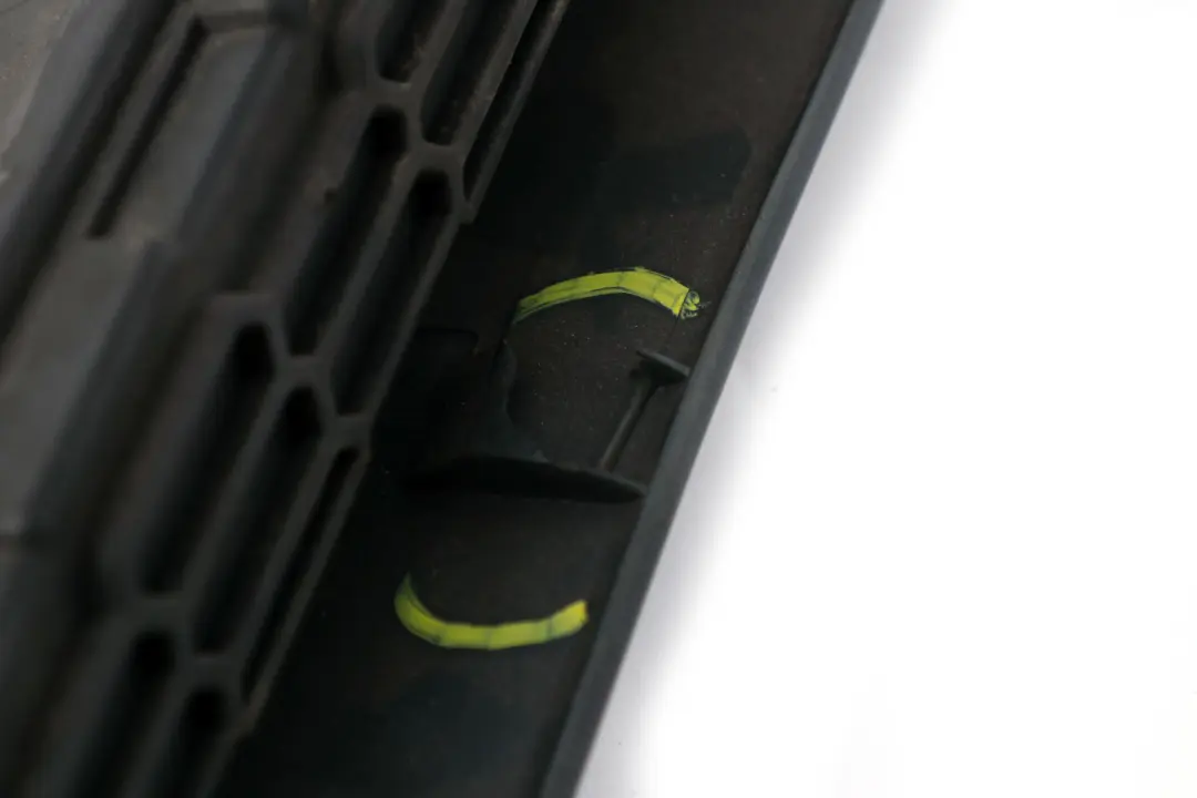 Inlet Grille Bonnet Hood Astro Black to BMW Mini Cooper 1 R55 R56 R57 Air with Part number 2751736 BMW Mini Cooper 1 R55 R56 R57 Air Inlet Grille Bonnet Hood Astro Black - SKU 0430302-AB1 - Part number 2751736