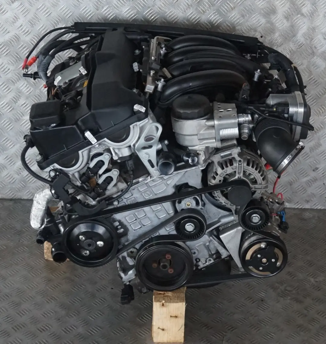 BMW 1 3 E87 E90 E91 120i 320i 150PS Kompletter Motor N46B20B 48 000 km GARANTIE - SKU 0430933-5 - Teilenummer 0430933