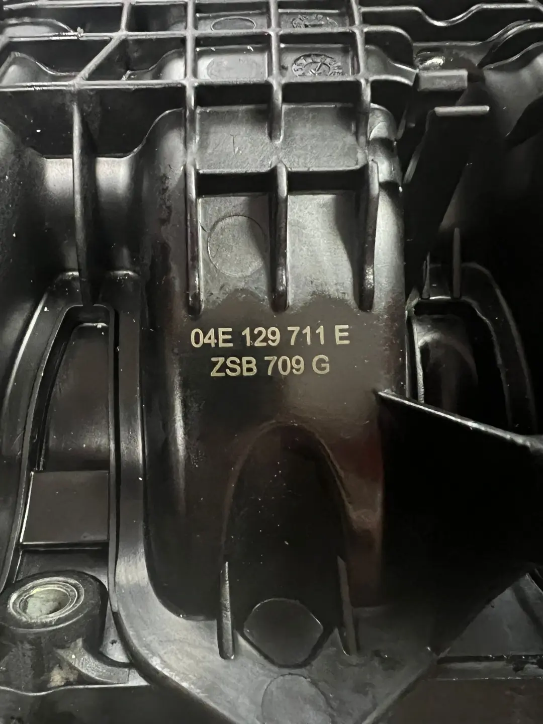 Audi Volkswagen Seat Skoda Kolektor Dolotowy Zestaw 04E129711J - SKU 04E129709G - Numer Części 04E129709G