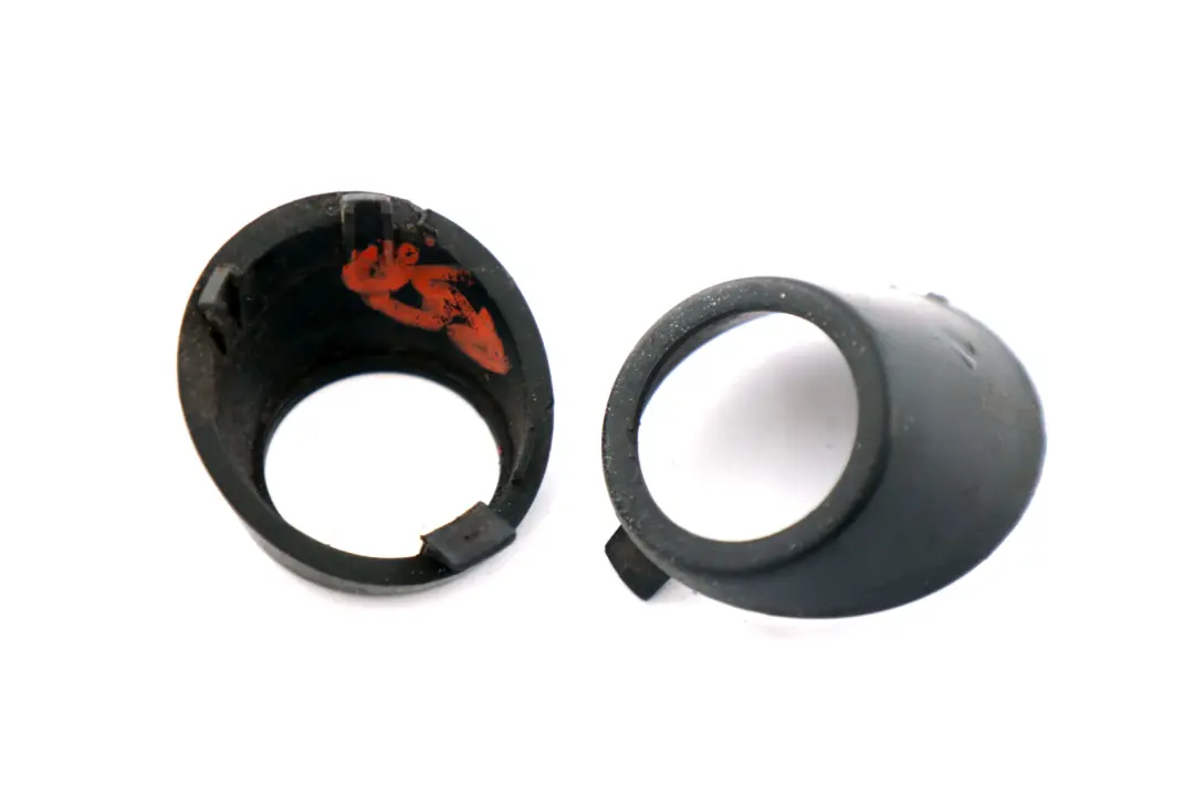 Wiper Axle Arm Cover to Mini R50 R52 R53 Rear with Part number 0690391 Mini R50 R52 R53 Rear Wiper Axle Arm Cover - SKU rhd-0690391 - Part number 0690391