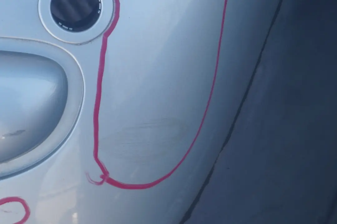 Stossfänger Hinten PDC Pure Silver Silber Metallic - 900 für BMW Mini Cooper R50 mit Teilenummer 0697799 BMW Mini Cooper R50 Stossfänger Hinten PDC Pure Silver Silber Metallic - 900 - SKU 0697799-PS - Teilenummer 0697799