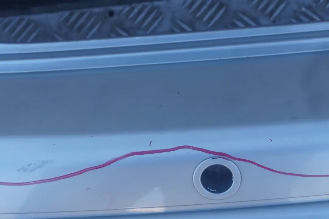 Stossfänger Hinten PDC Pure Silver Silber Metallic - 900 für BMW Mini Cooper R50 mit Teilenummer 0697799 BMW Mini Cooper R50 Stossfänger Hinten PDC Pure Silver Silber Metallic - 900 - SKU 0697799-PS - Teilenummer 0697799