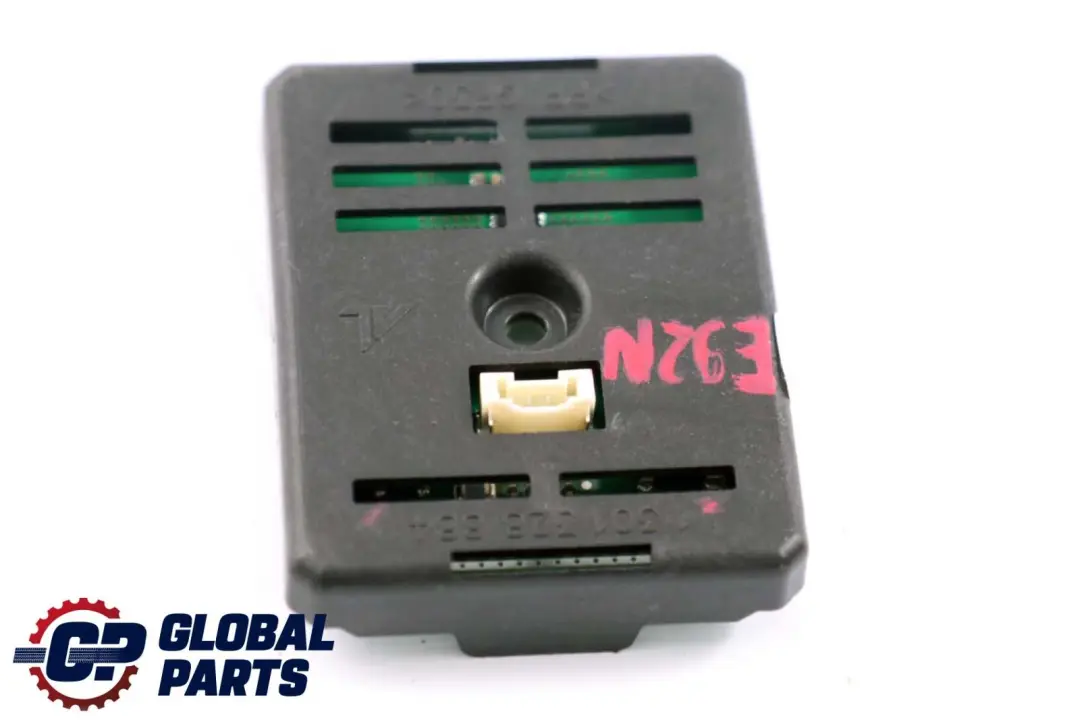 Moduł LED 1307329329 do BMW E92 LCI o numerze 1301328884 BMW E92 LCI Moduł LED 1307329329 - SKU 1 301 328 884 - Numer Części 1301328884