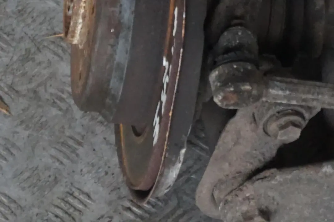 M52 150PS Abtriebswelle Schwenklager Hinten Rechts für BMW 5 E39 Limousine 520i mit Teilenummer 1091336 BMW 5 E39 Limousine 520i M52 150PS Abtriebswelle Schwenklager Hinten Rechts - SKU 1091336 - Teilenummer 1091336